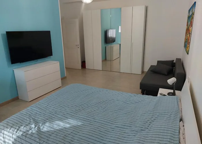 Casa Azzurra Con Parking Auto Apartman